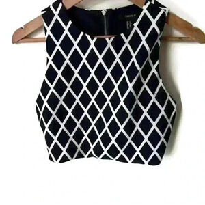 Forever 21  Women’s Diamond Pattern Black White Party Cute Crop Top Small
